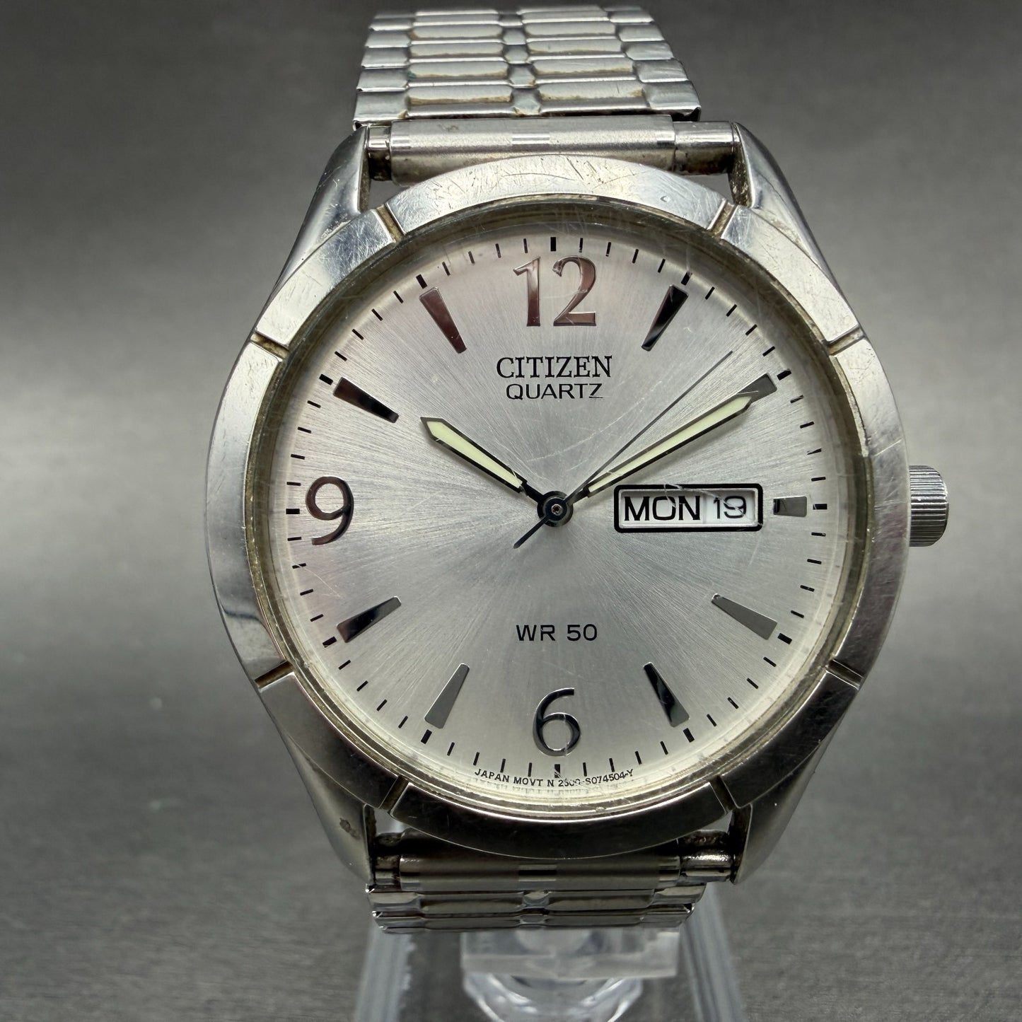 Citizen Watch Men 37mm Silver Dial Silver Tone Daydate Round 2500-S047412 NewBat0