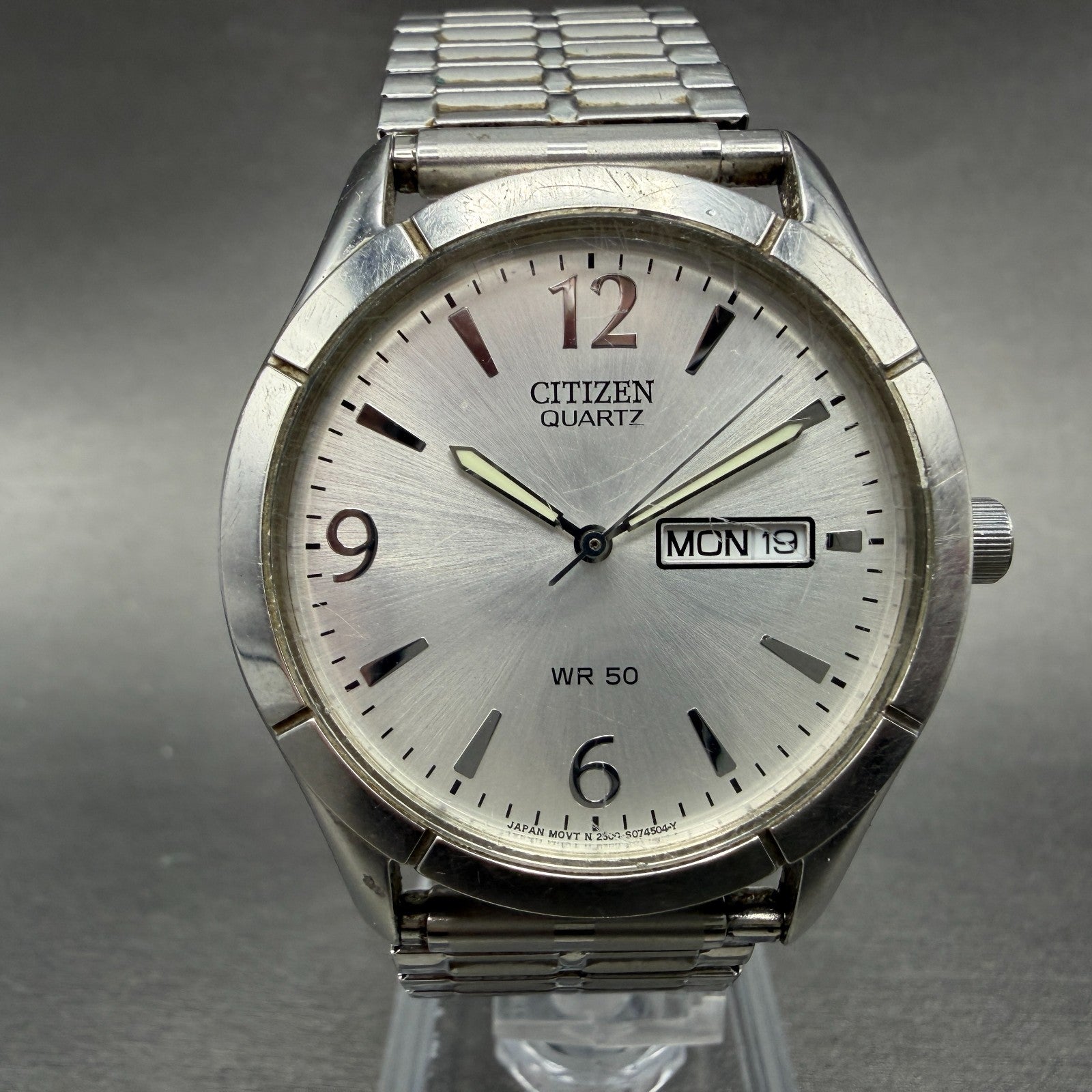 Citizen Watch Men 37mm Silver Dial Silver Tone Daydate Round 2500-S047412 NewBat0