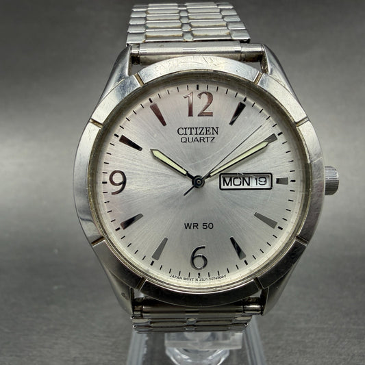 Citizen Watch Men 37mm Silver Dial Silver Tone Daydate Round 2500-S047412 NewBat0