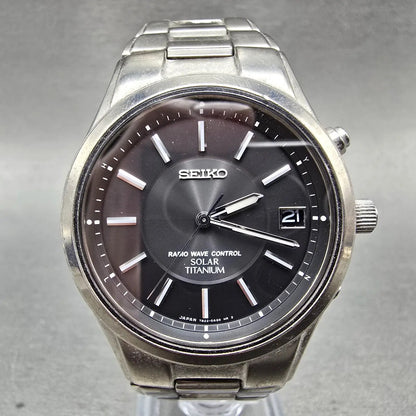 Seiko Solar Atomic Watch Men 38mm Black Dial Titanium Atomic Date 7B22 PARTS!0
