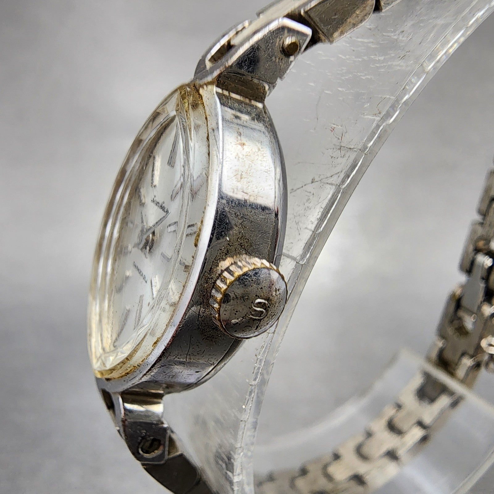 Seiko Solar Watch Women 15mm White Dial White Gold Plated Manual Wind Runs VTG2