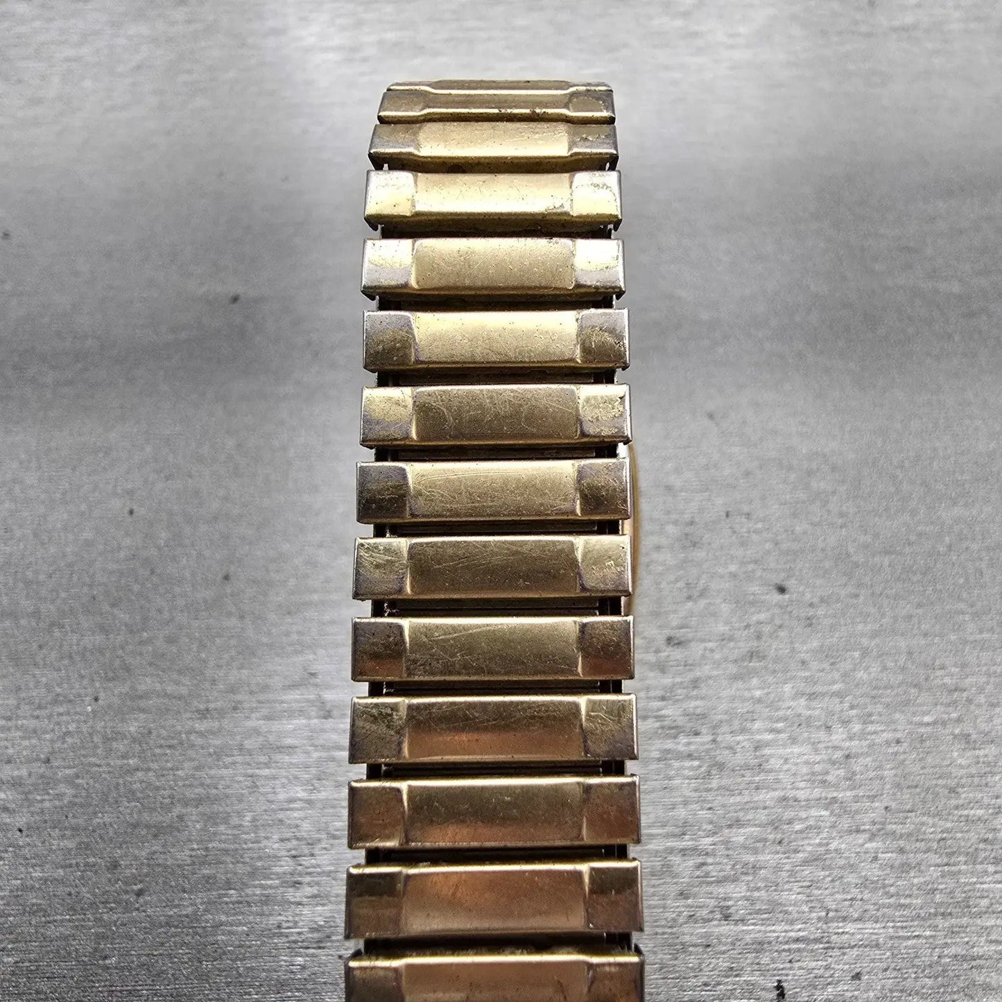 Citizen CQ Watch Men 27mm Gray Dial Gold Tone Rectangle 4031-S02244 New Battery7