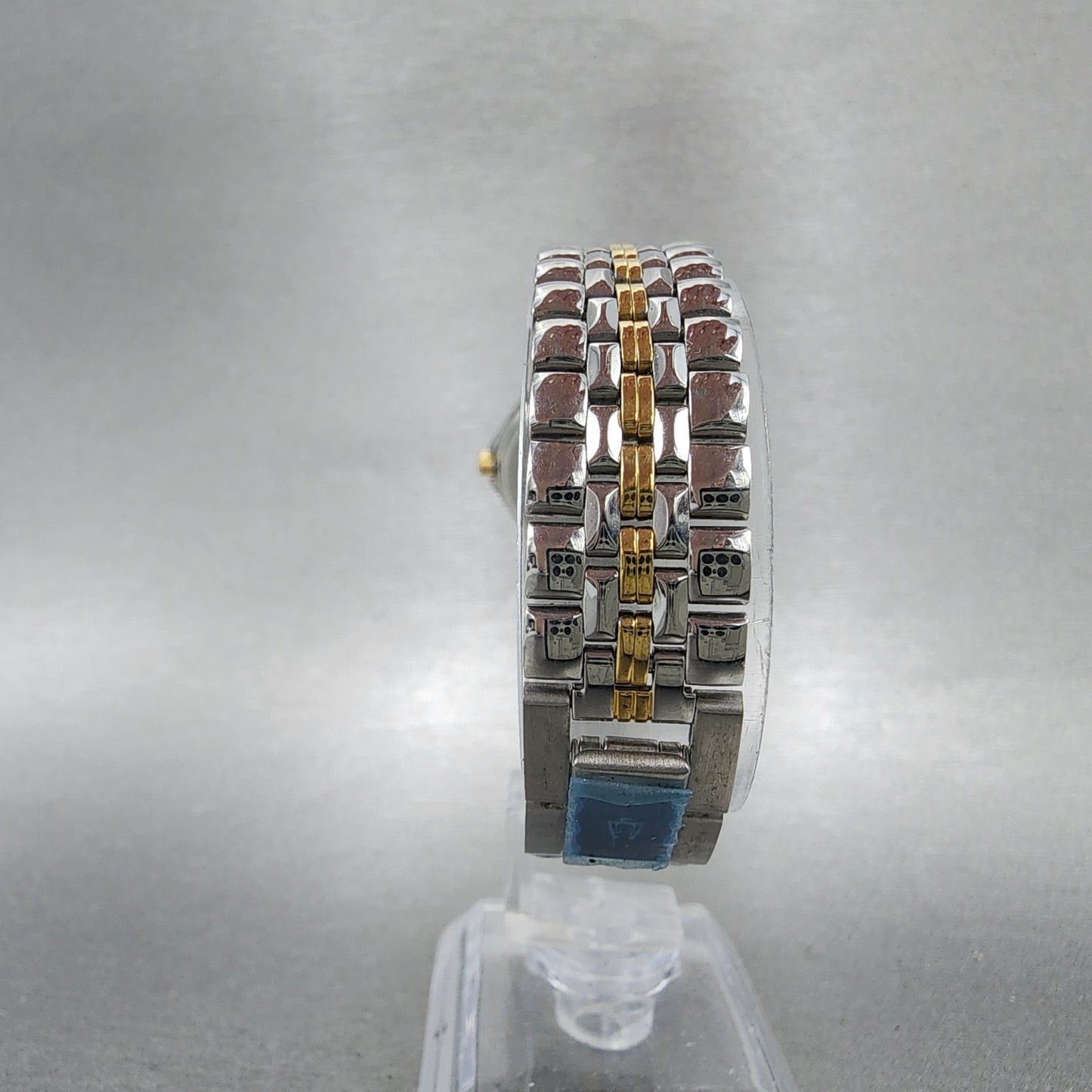 Bulova Watch Women 24mm White Dial two Tone Date Round 98M02 New Battery7