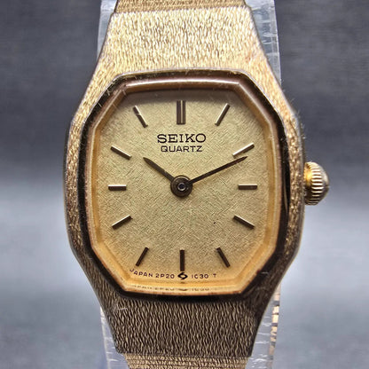 Seiko Womens Watch 17mm Champagne Dial Gold Tone Oval 2P20-5H39 New Battery1
