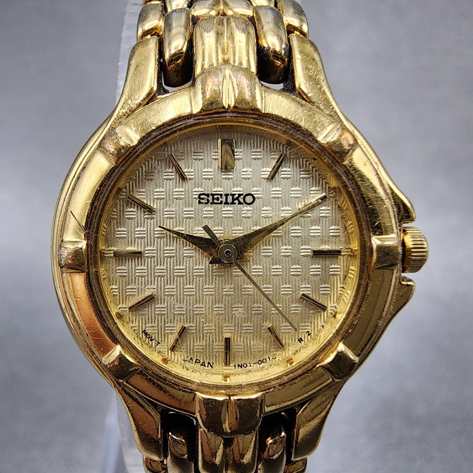 VTG Seiko Watch Women 23mm Champagne Dial Gold Tone Round 1N010019 New Battery0