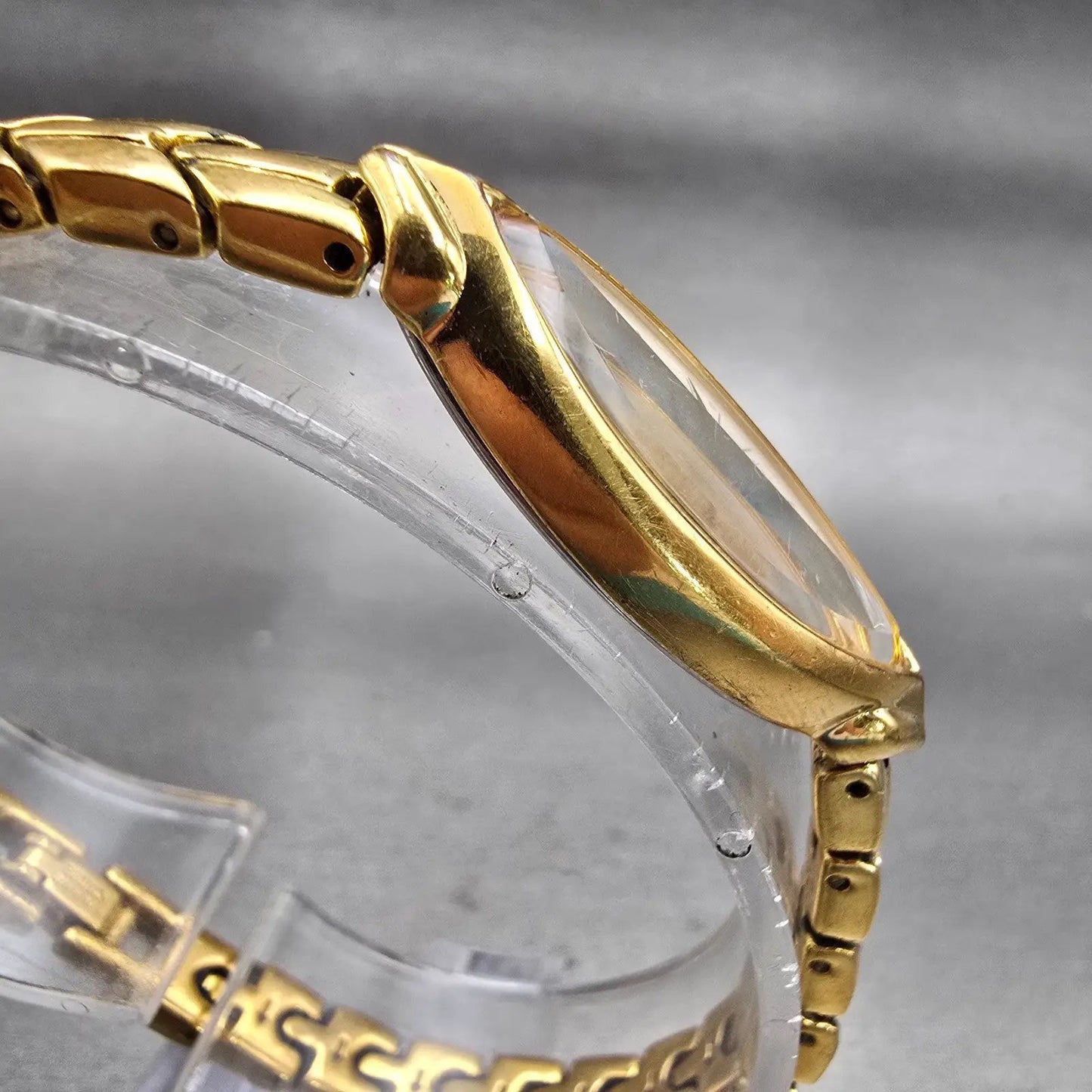 Seiko Watch Women 14mm White Dial Gold Tone Oval 2E20-7489 New Battery Vintage3