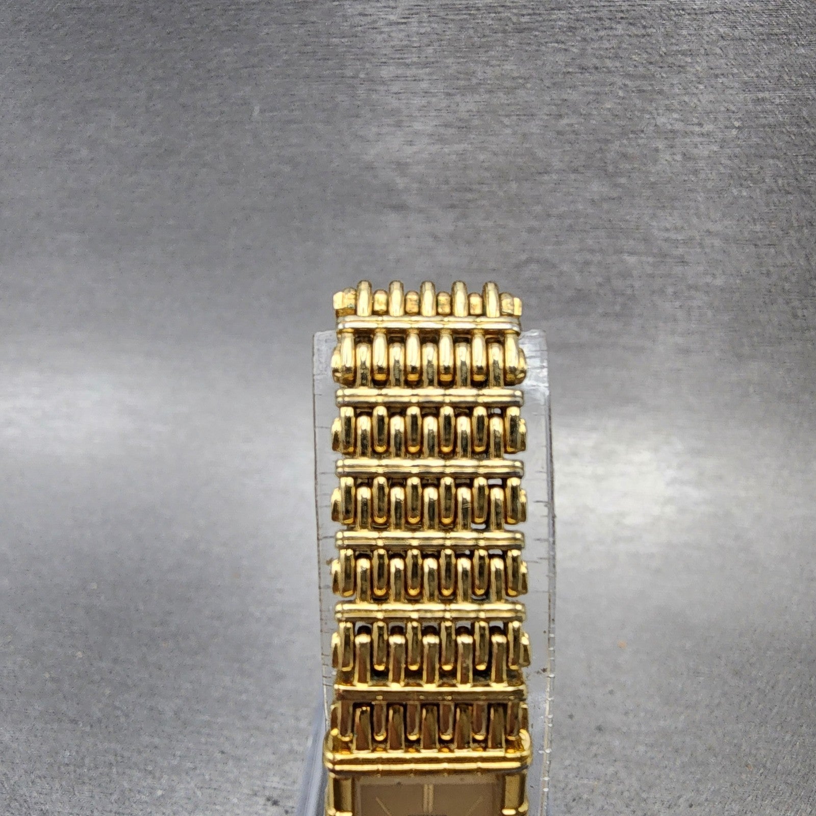 Seiko Tank Watch Women 12mm Champagne Dial Gold Tone 2e206109 New Battery4