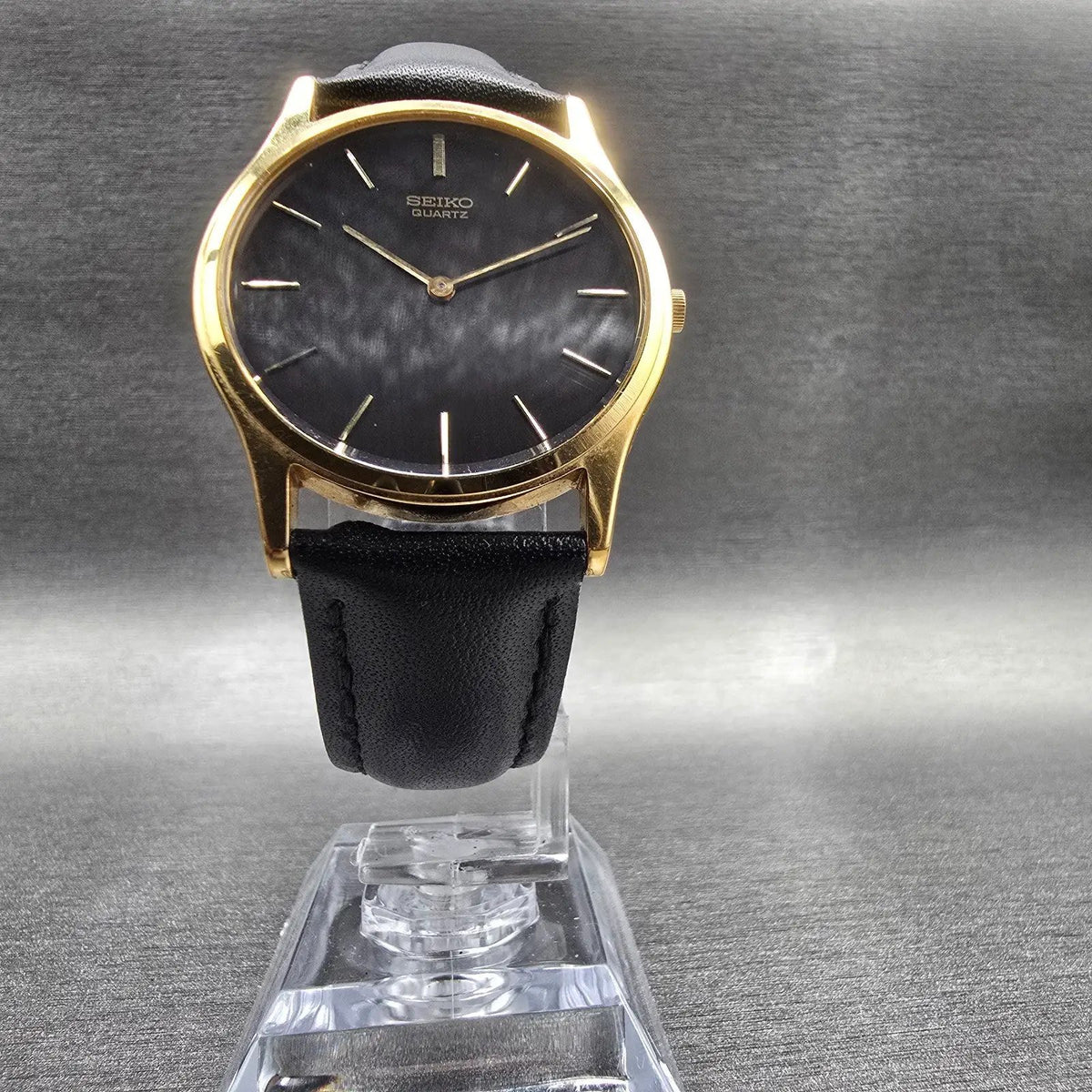 Seiko Watch Men 32mm Black Dial Gold Tone Round 5Y30-7A71 New Battery Vintage5