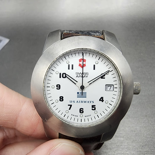 Victorinox Swiss Army Peak Watch Men 38mm White Dial Steel Date Round New Batt