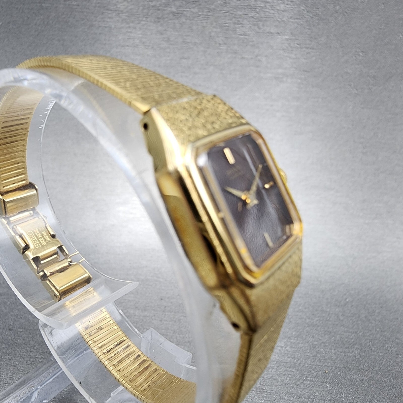 VTG Seiko Watch Women 16mm Black Dial Gold Tone Rectangle 2C205770 New Battery3
