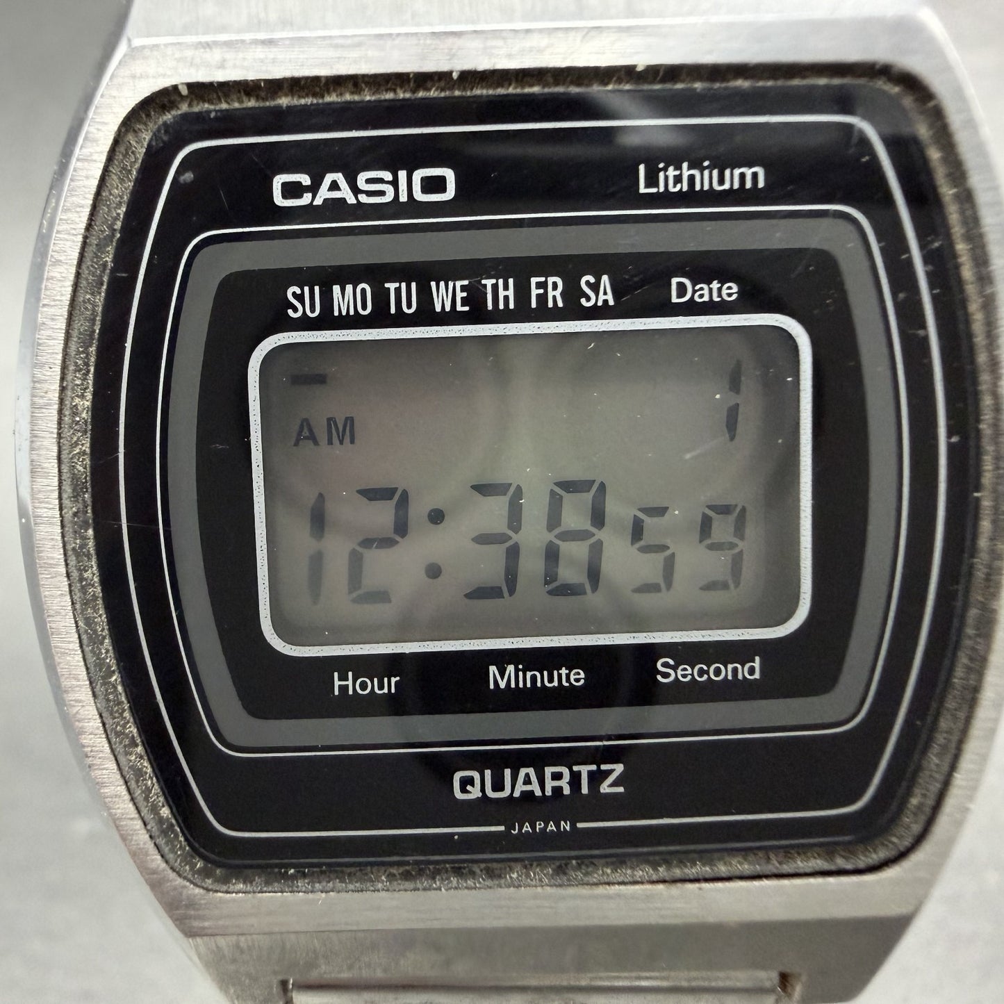 Casio 58 S005 Watch Men 36mm Digital Silver Tone Daydate New Battery Vintage1