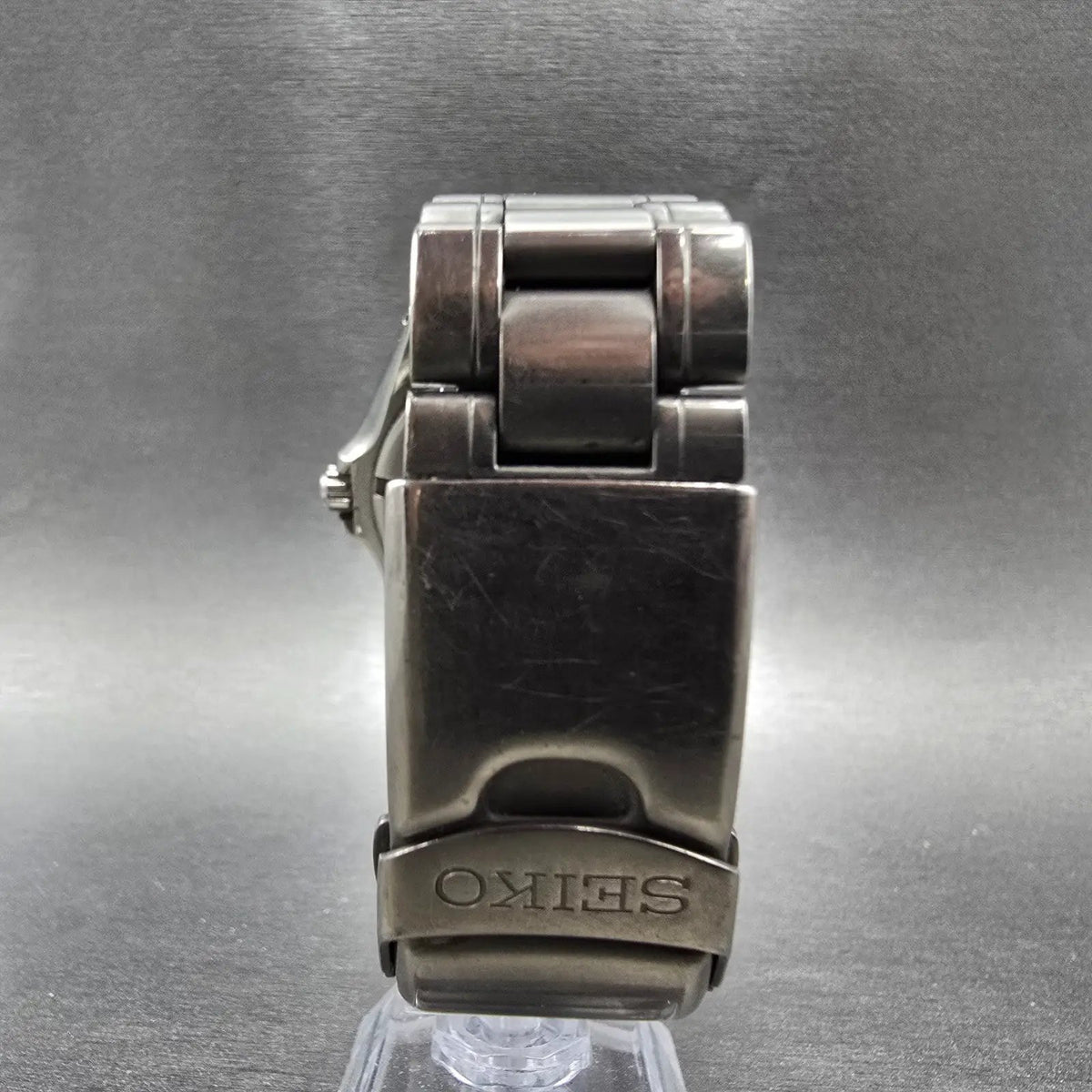 Seiko Prospex Dive Watch Men 41mm Black Dial Titanium Date Solar V147-0AG0 Runs7
