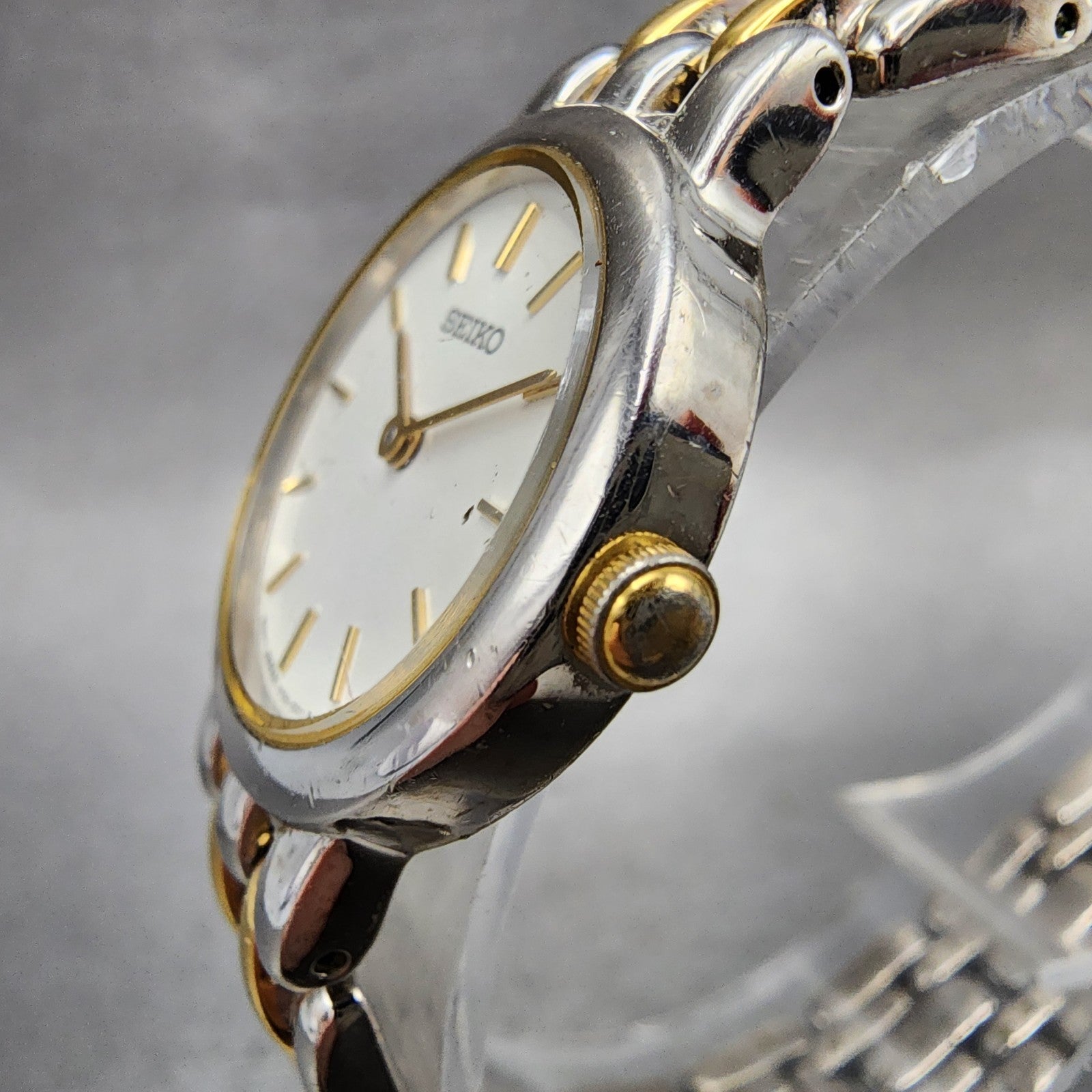 Seiko Watch Women 24mm Silver Dial Two Tone Round V7006379 New Battery2