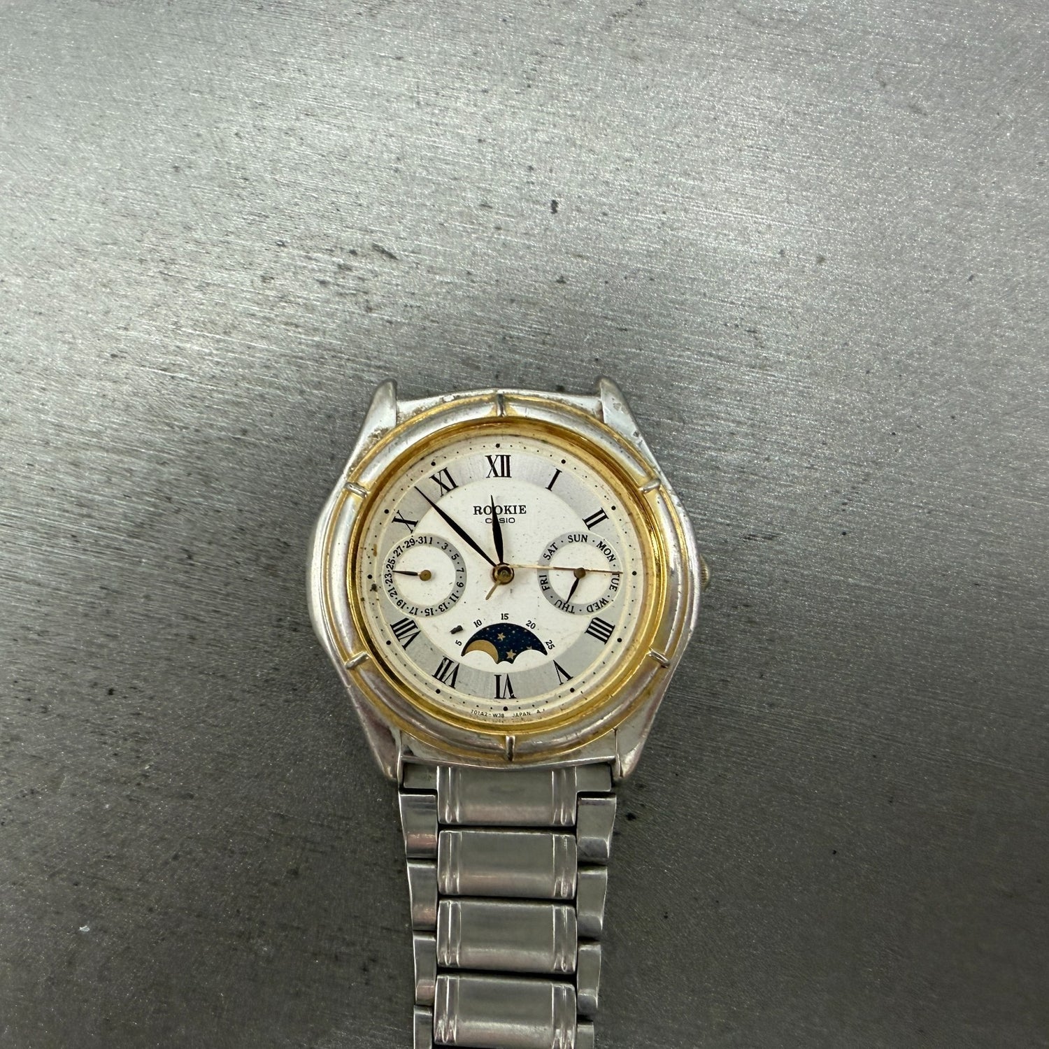 Caasio Rookie Moonphase Watch Men 34mm White Dial Silver Tone RKM-951 PARTS0