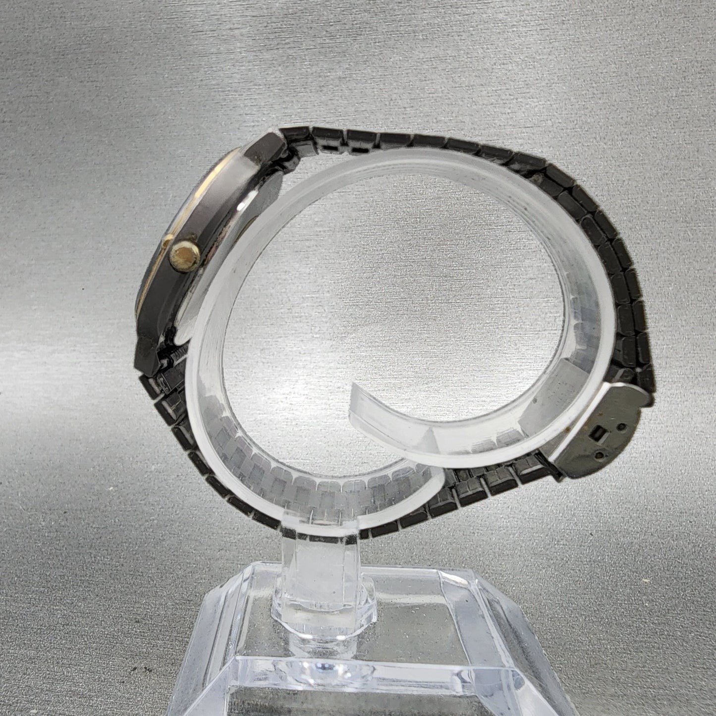 Seiko Watch Men 33mm Black Dial Black & Gold Tone Round Date 74326050 New Batt6