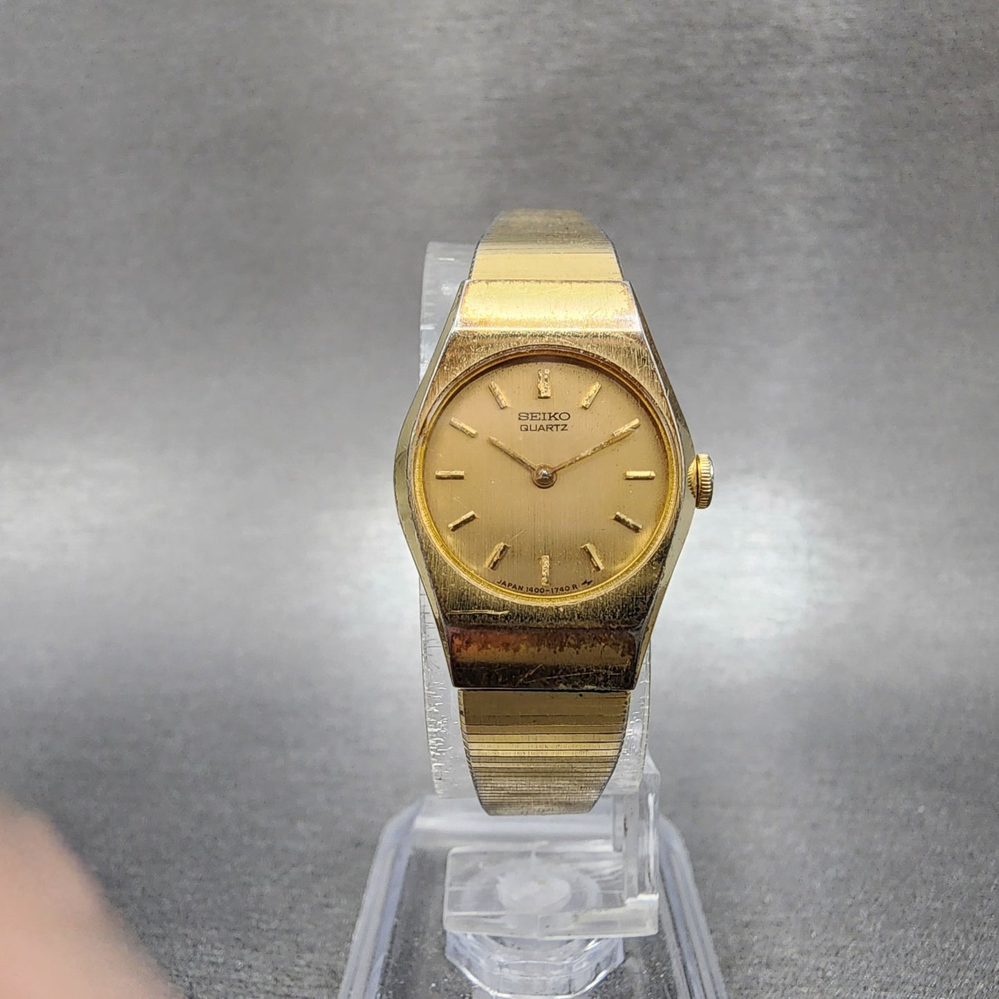 Seiko Watch Women 19mm Champagne Dial Gold Tone 14000320 New Battery5
