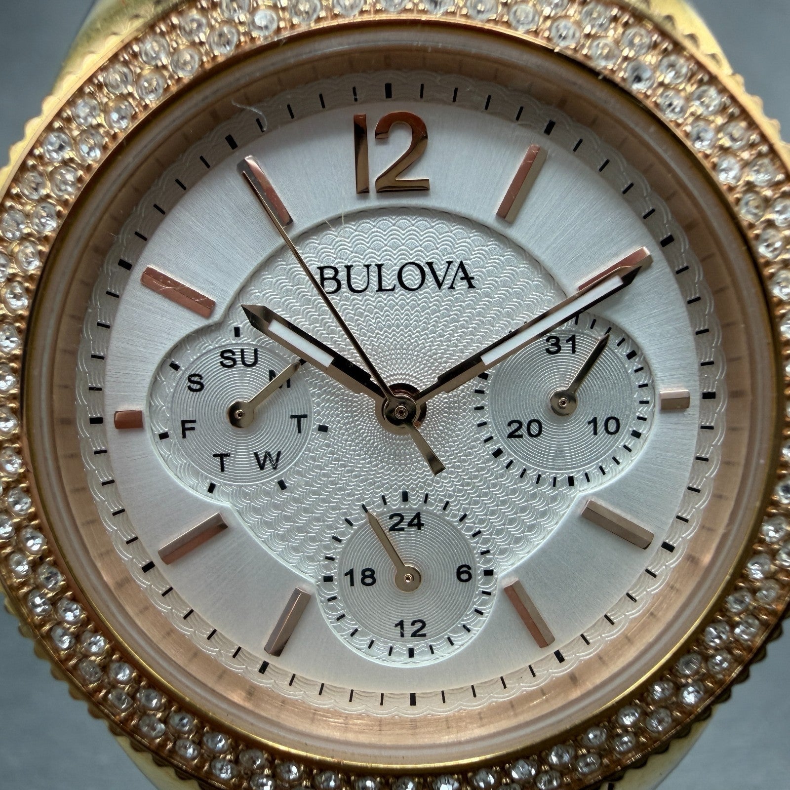 Bulova Watch Women 38mm White Dial Gold Tone Daydate Round 98N100 New Battery1