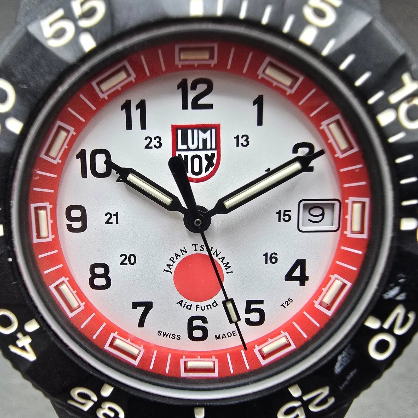 Luminox Navy Seal Watch Men 43mm White Dial Black Date Japan Tsunami Aid New Bat2
