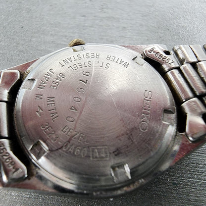 VTG Seiko SQ Watch Women 24mm Gold Dial Two Tone Daydate Round 3E230A60 New Bat9