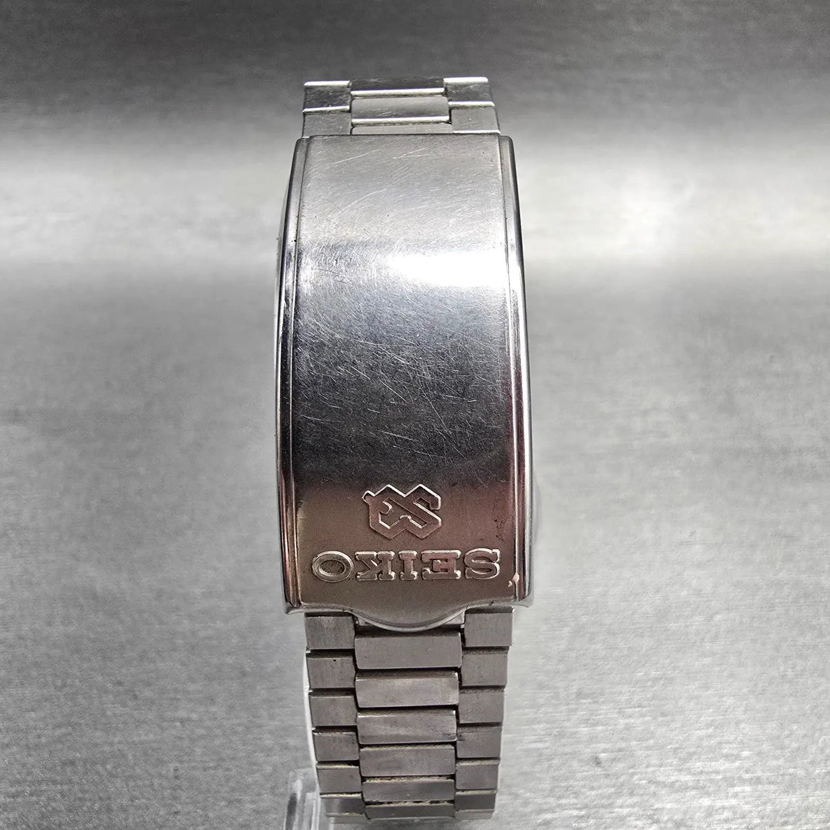 Seiko SQ Watch Men 35mm White Dial Silver Daydate Round 8223-8029 Chevron NewBat7
