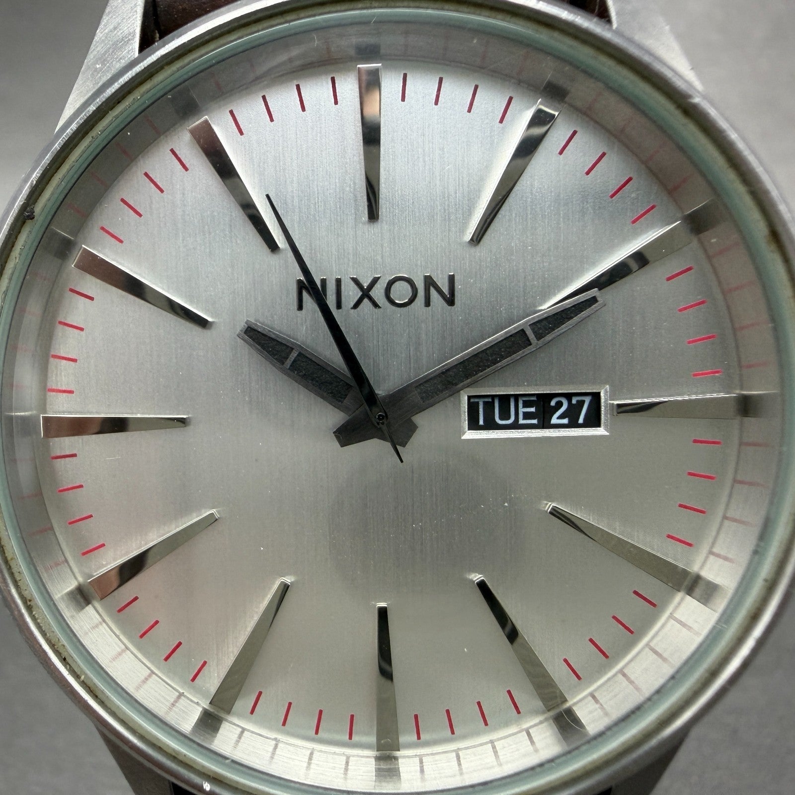 Nixon Sentry Watch Men 42mm Silver Dial Silver Tone Daydate Round New Battery1