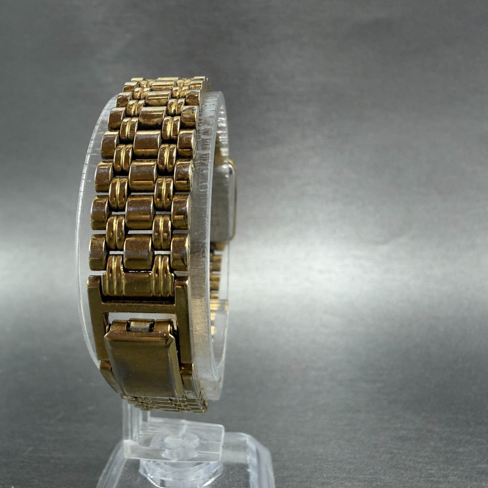 Seiko Tank Watch Women 18mm Champagne Dial Gold Tone Rectangle V401-5129 NewBat67