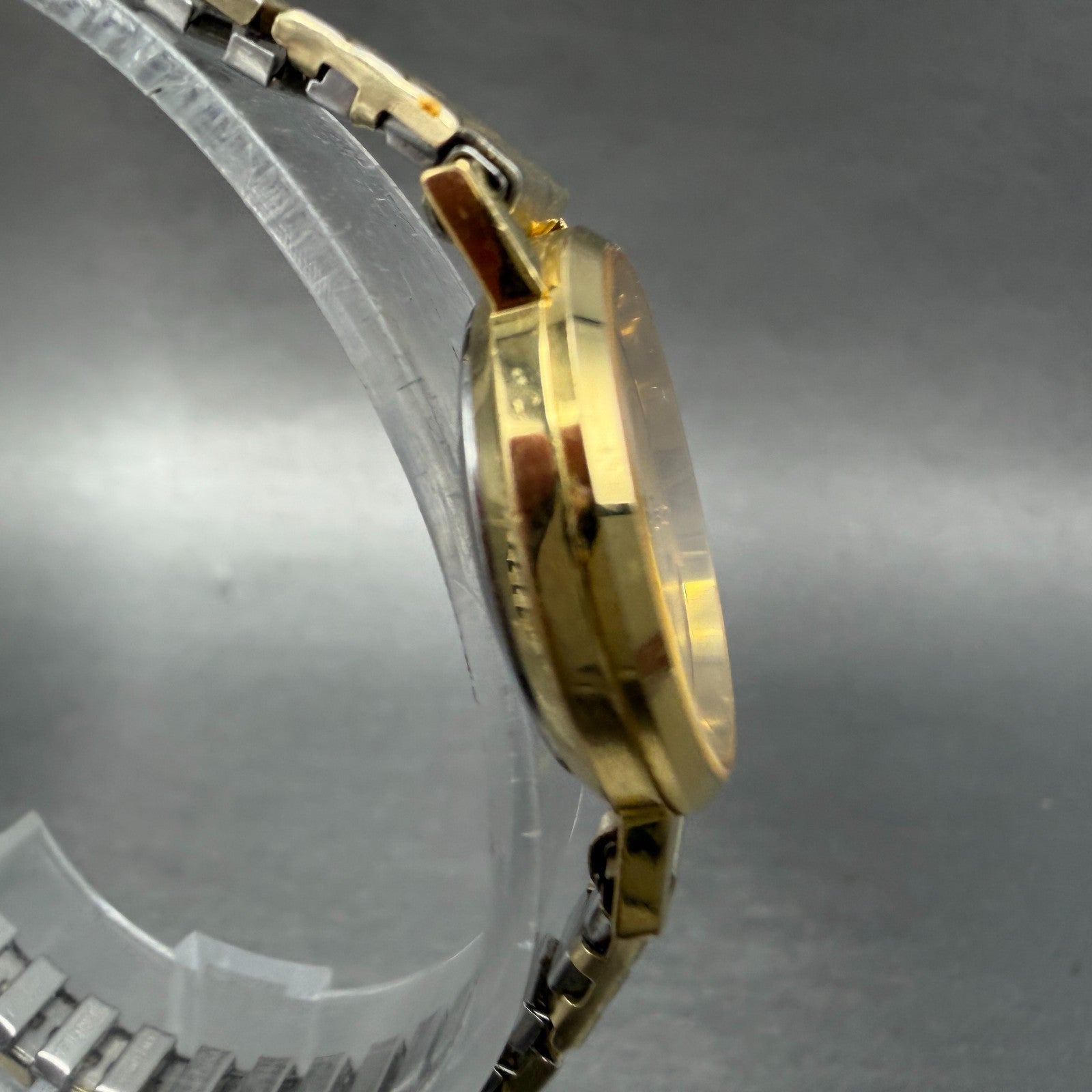 Bulova Watch Women 24mm Champagne Dial Gold Tone Round 84363 New Battery3