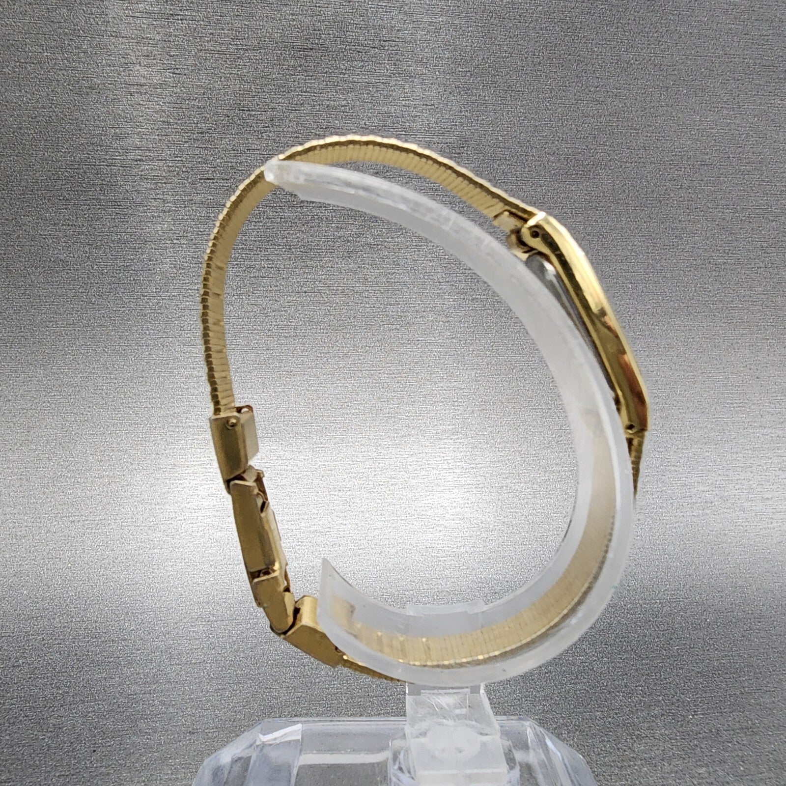 Seiko Tank Watch Women 13mm Gold Dial Gold Tone Rectangle 2E206259 New Battery8