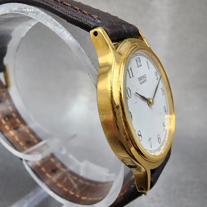 Seiko Watch Women 26mm White Dial Gold Tone Round V7006091 New Battery B12343