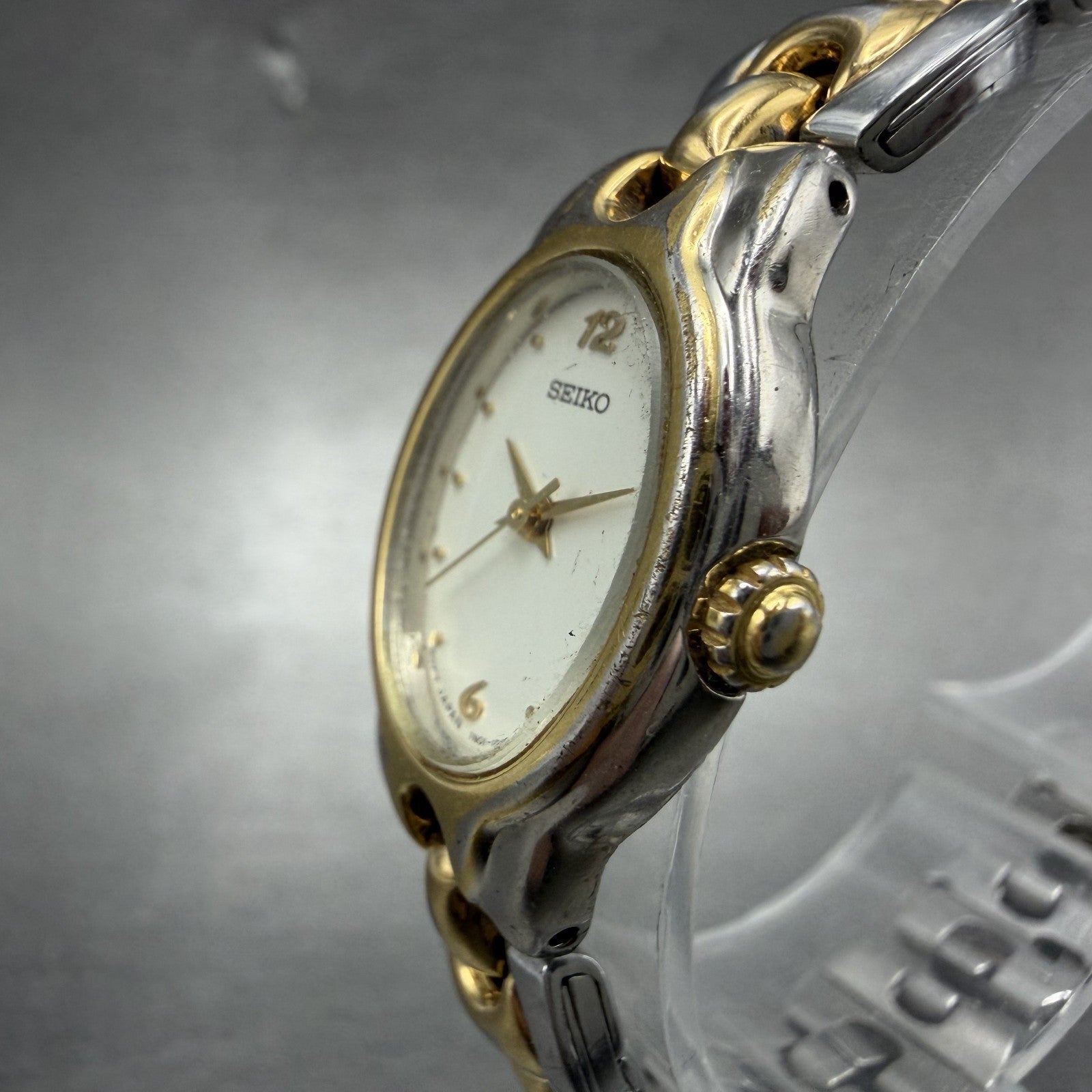 Seiko Watch Women 19mm White Dial Two Tone Oval Vintage 1N01-5B09 New Battery2