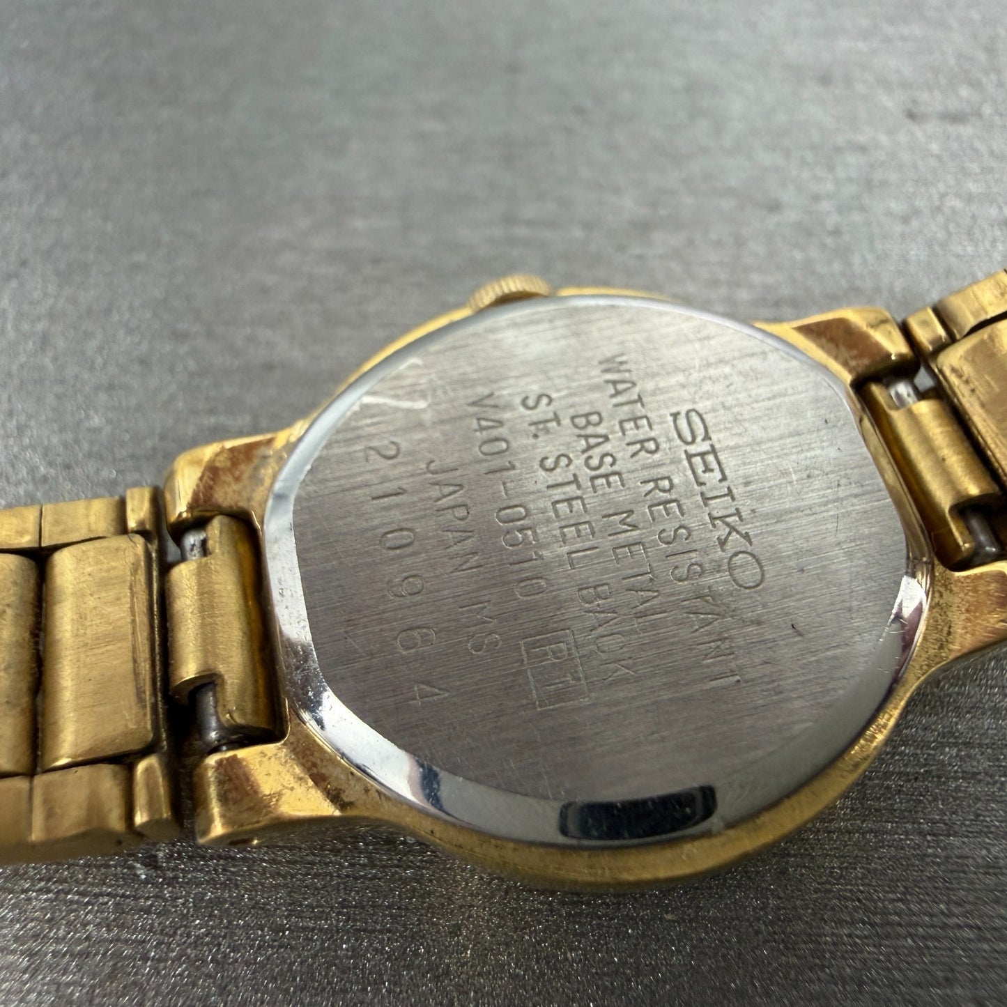Seiko Watch Women 19mm Champagne Dial Gold Tone Round VTG V401-0510 New Battery79