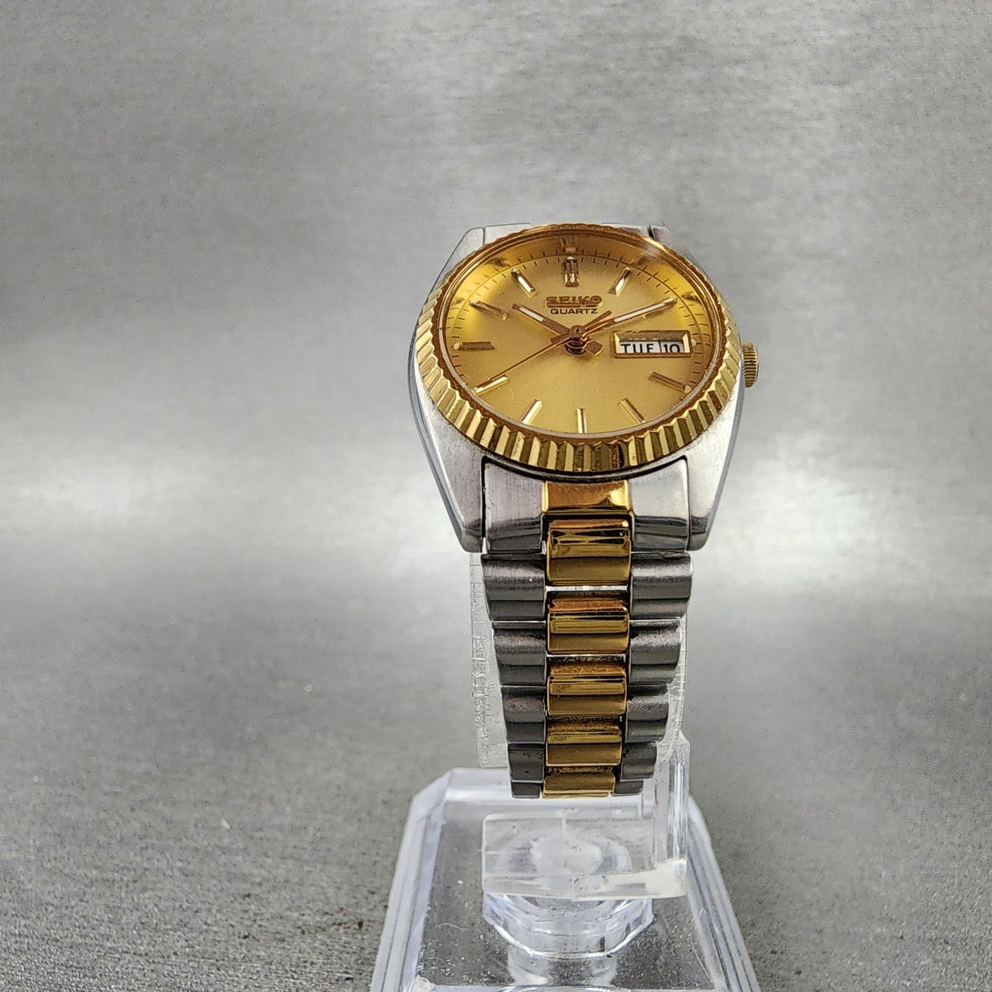 Seiko Watch Women 24mm Gold Dial Two Tone Daydate Round 7n830041 New Battery AB5
