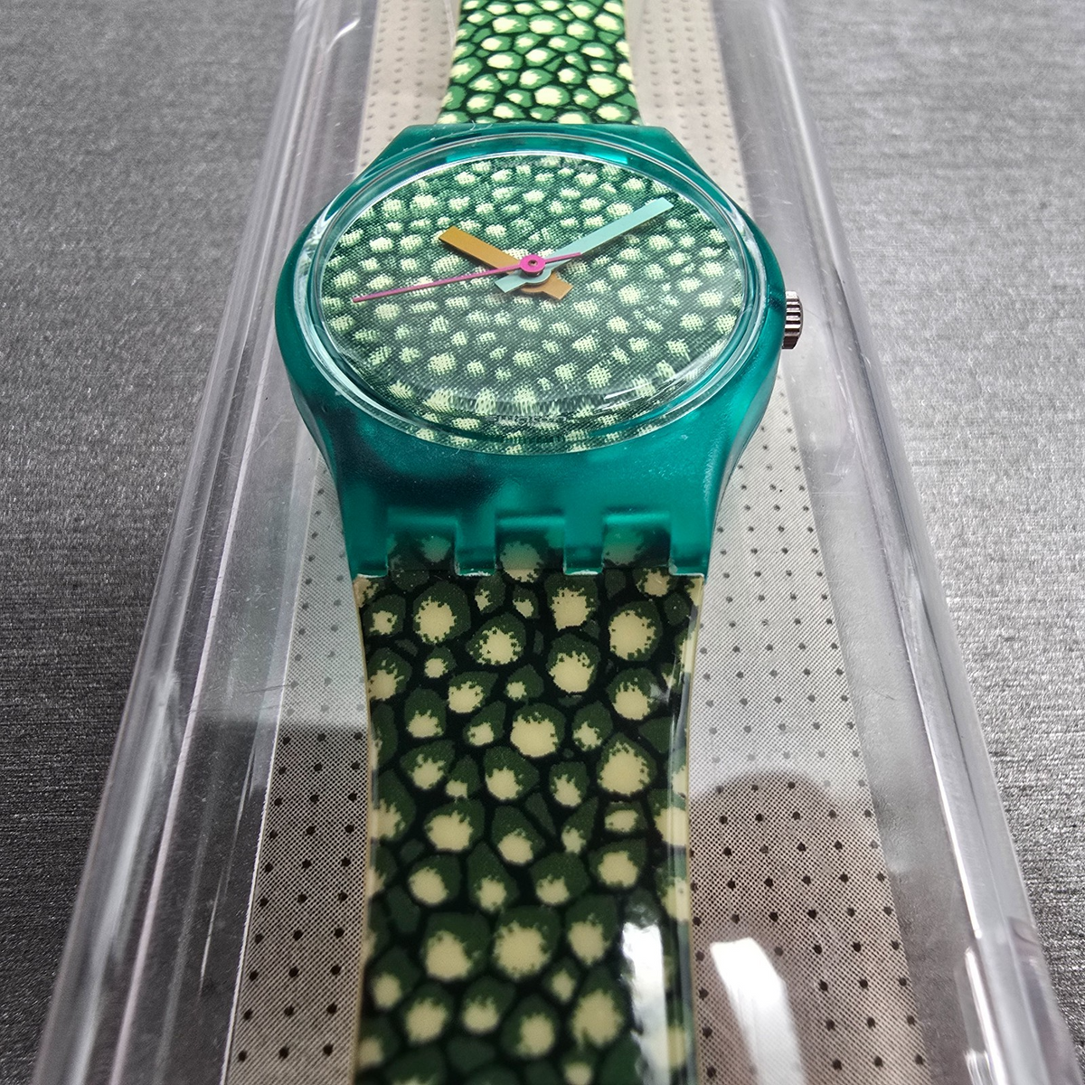 Swatch South Molton Watch Women 25mm Green Dial Green Case LL103 New Battery NOS6