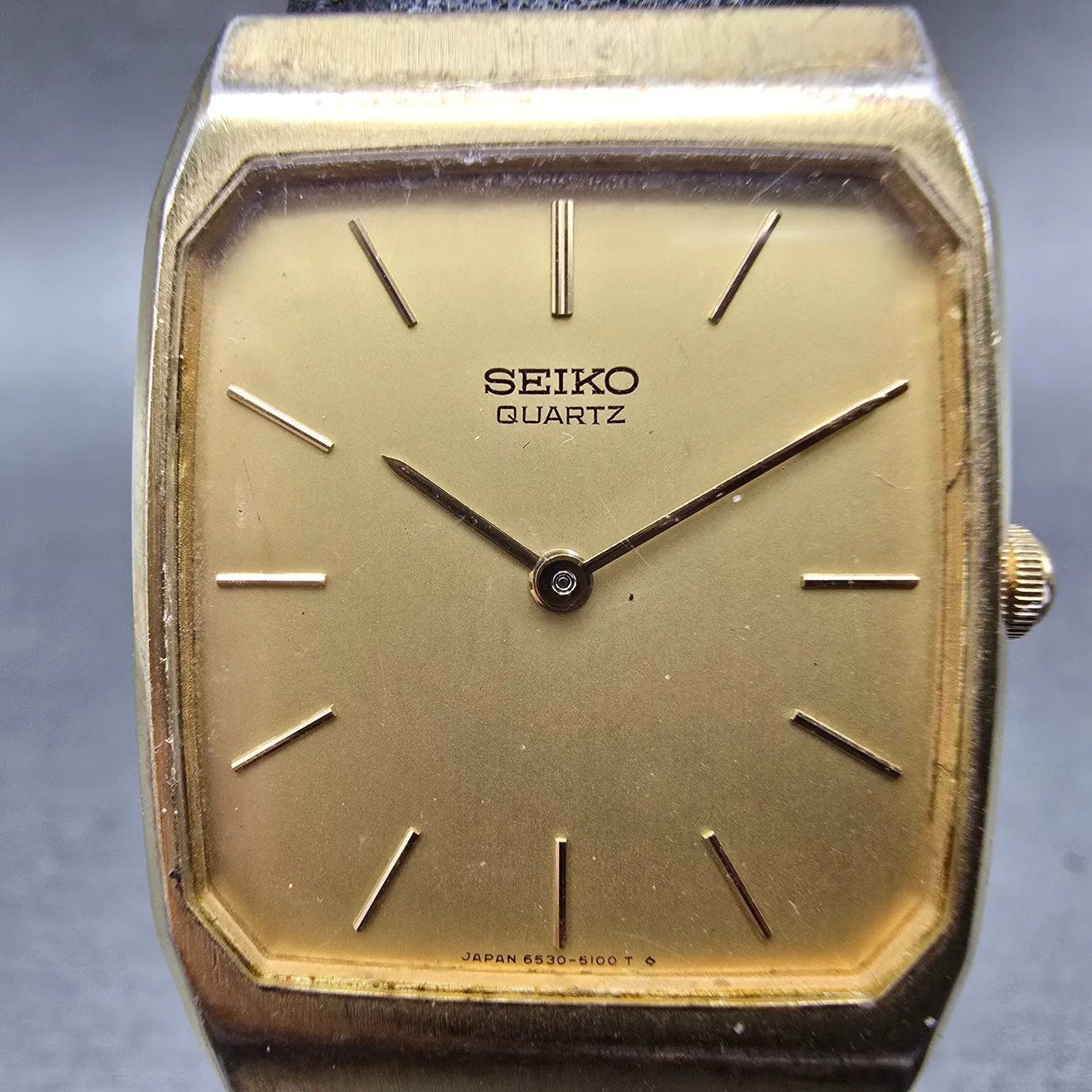 Seiko Tank Watch Men 26mm Champagne Dial Gold Tone Rectangle 6530-5080 New Batt1