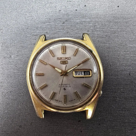 Seiko 5 Automatic Watch men Silver Dial Gold Tone Daydate 6119-8090 PARTS VTG0