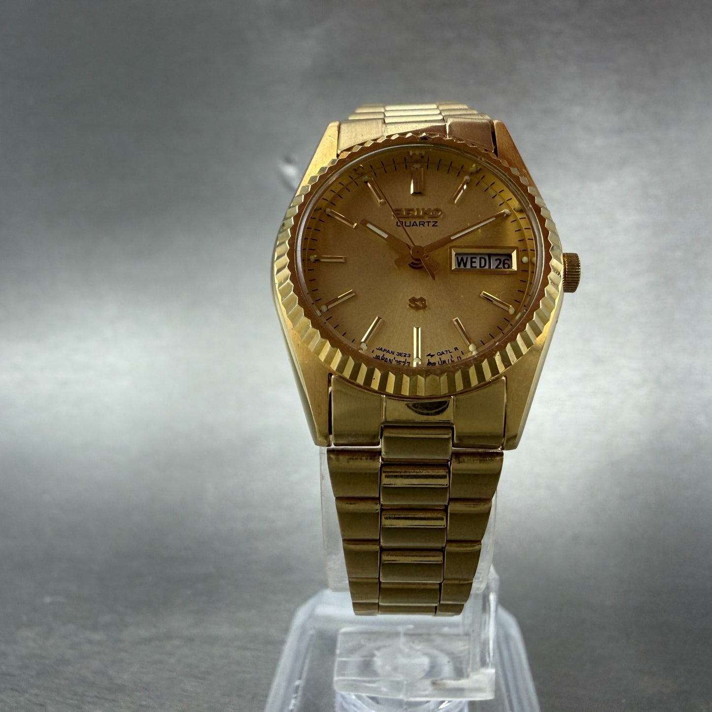 Seiko SQ Watch Women 24mm Champagne Dial Gold Tone Daydate 3e23-0a69 New Battery5