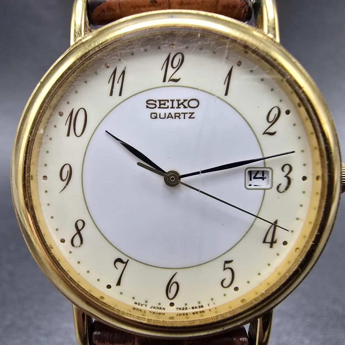 Seiko Watch Men 34mm White Cream Dial Gold Tone Date 7N22-8A09 PARTS2