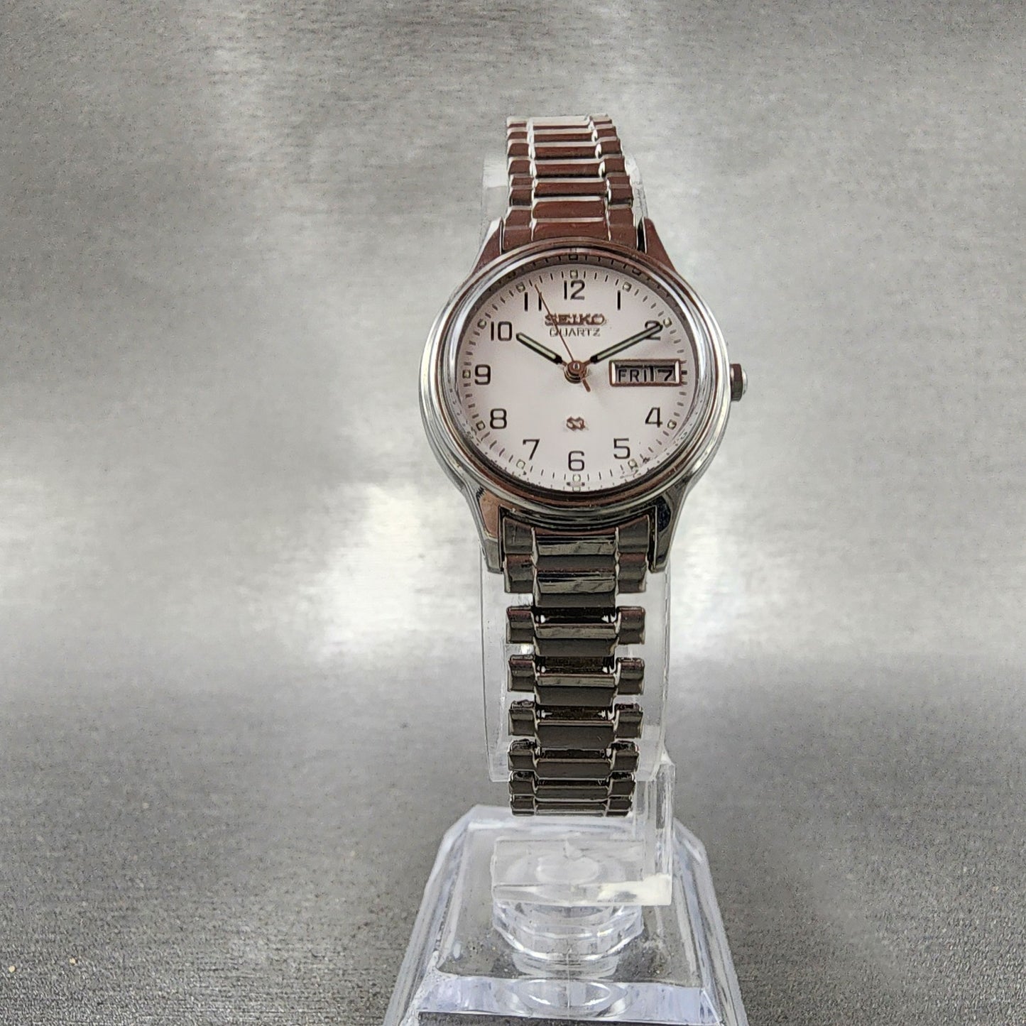 Seiko SQ Watch Women 24mm White Dial Silver Tone Daydate 3y030a29 New Battery6