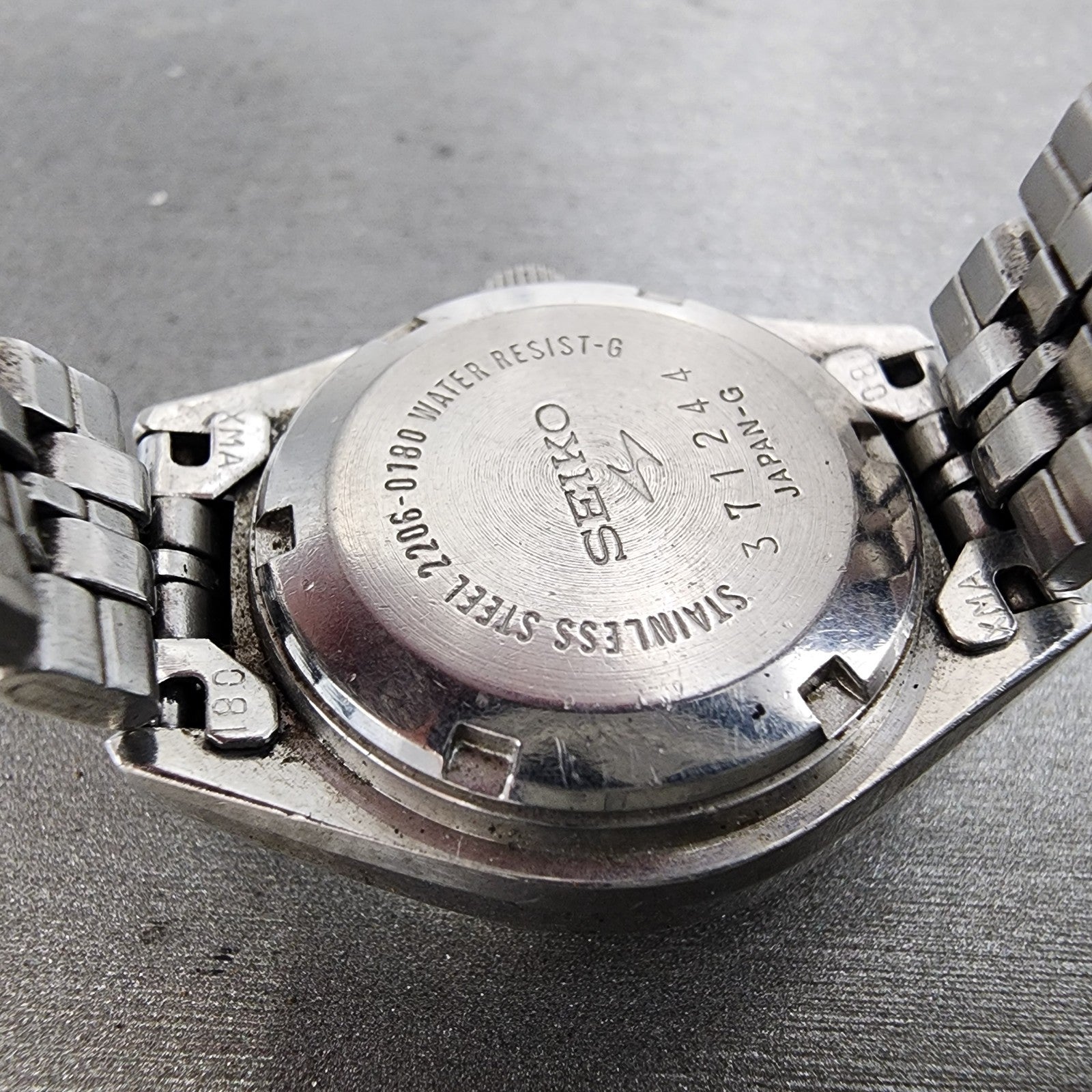 Seiko Automatic Watch Women 25mm Silver Dial Silver Tone Daydate 22060180 Runs8