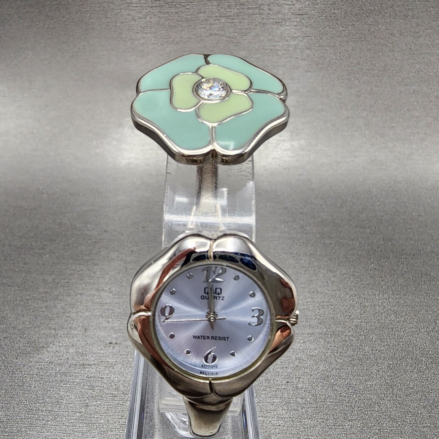Citizen Q&Q Flower Watch Women 25mm Silver Dial Silver Tone Bangle New Battery0