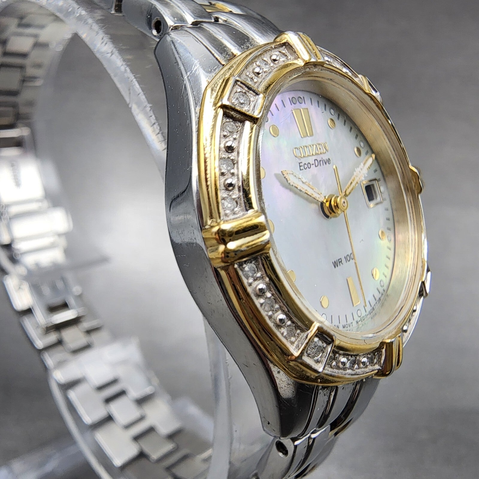 Citizen EcoDrive Watch Women MOP Dial Two Tone Date Round Date Round Runs5