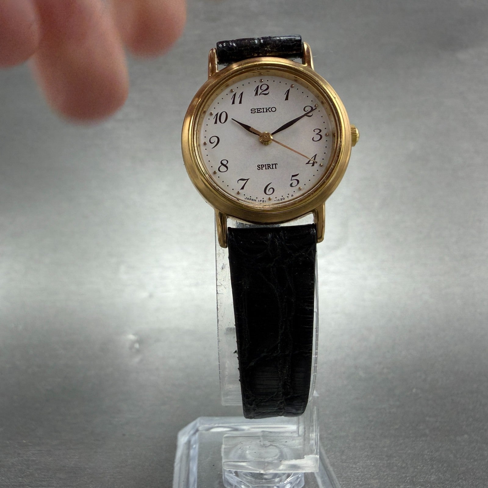 Seiko Spirit Watch Women 24mm White Dial Gold Tone Round 1F21-0H70 New Battery5