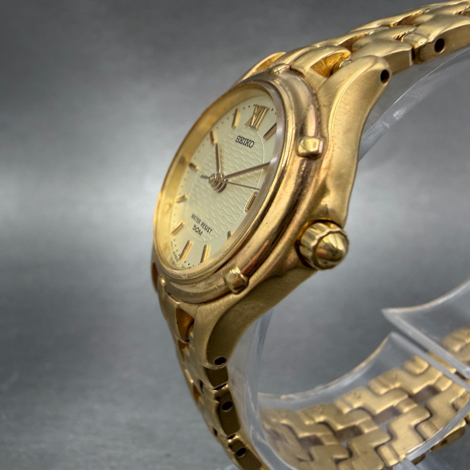 Seiko Watch Women 26mm Champagne Dial Gold Tone Date Round 7n82-0599 New Batt N52