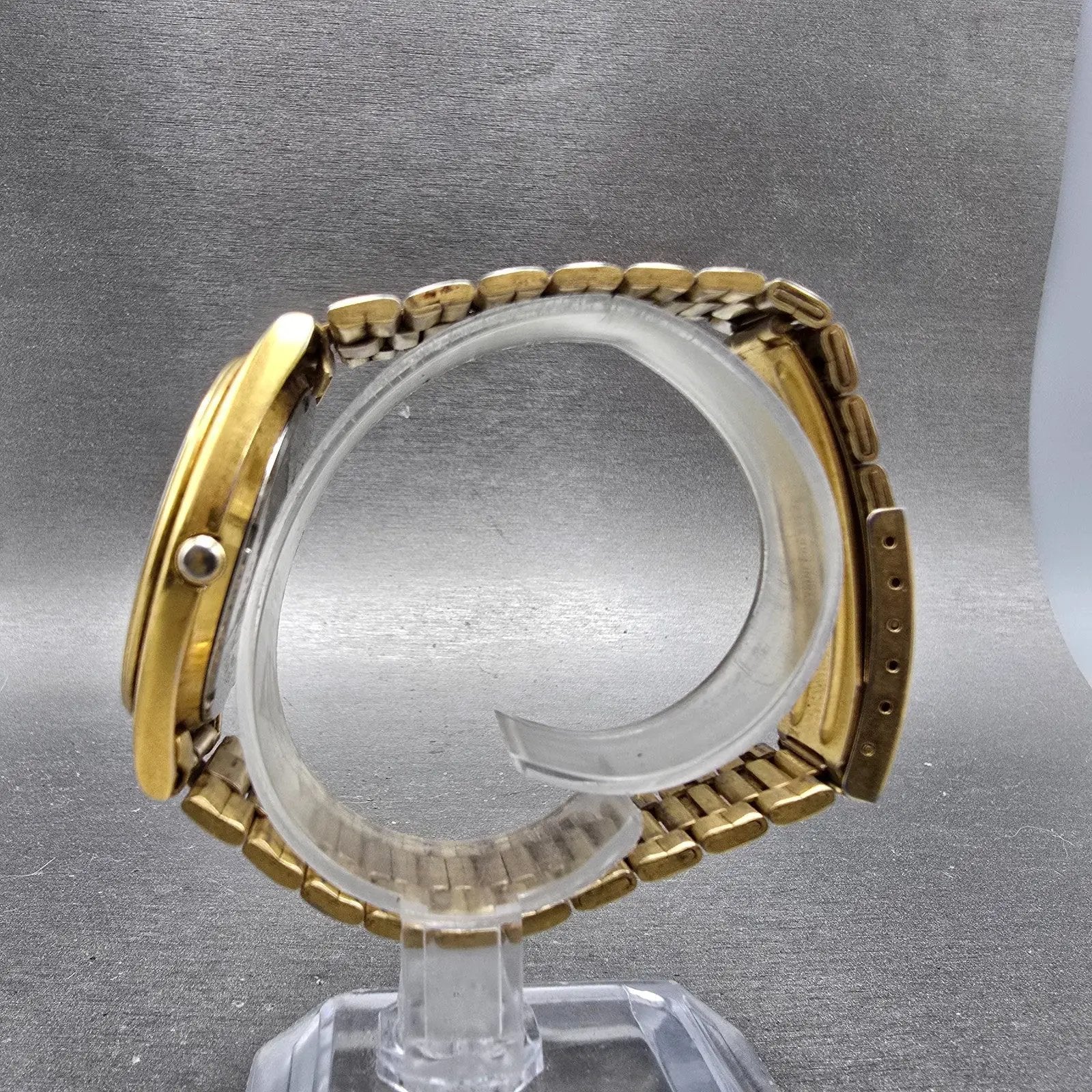 Seiko SQ Watch Men 36mm Silver Dial Gold Tone Daydate Round 5Y23-8180 PARTS VTG7