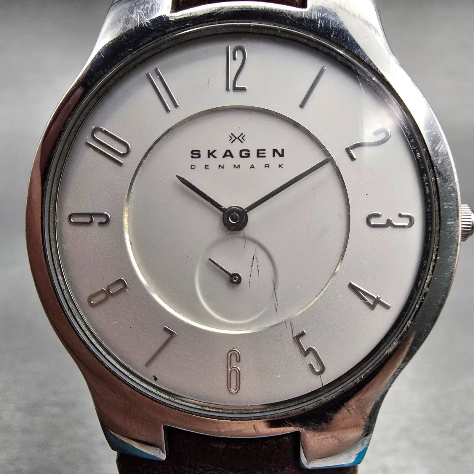 Skagen Watch Men 34mm White Dial Silver Tone Round 433LSL1 READ!!!!! New Battery1