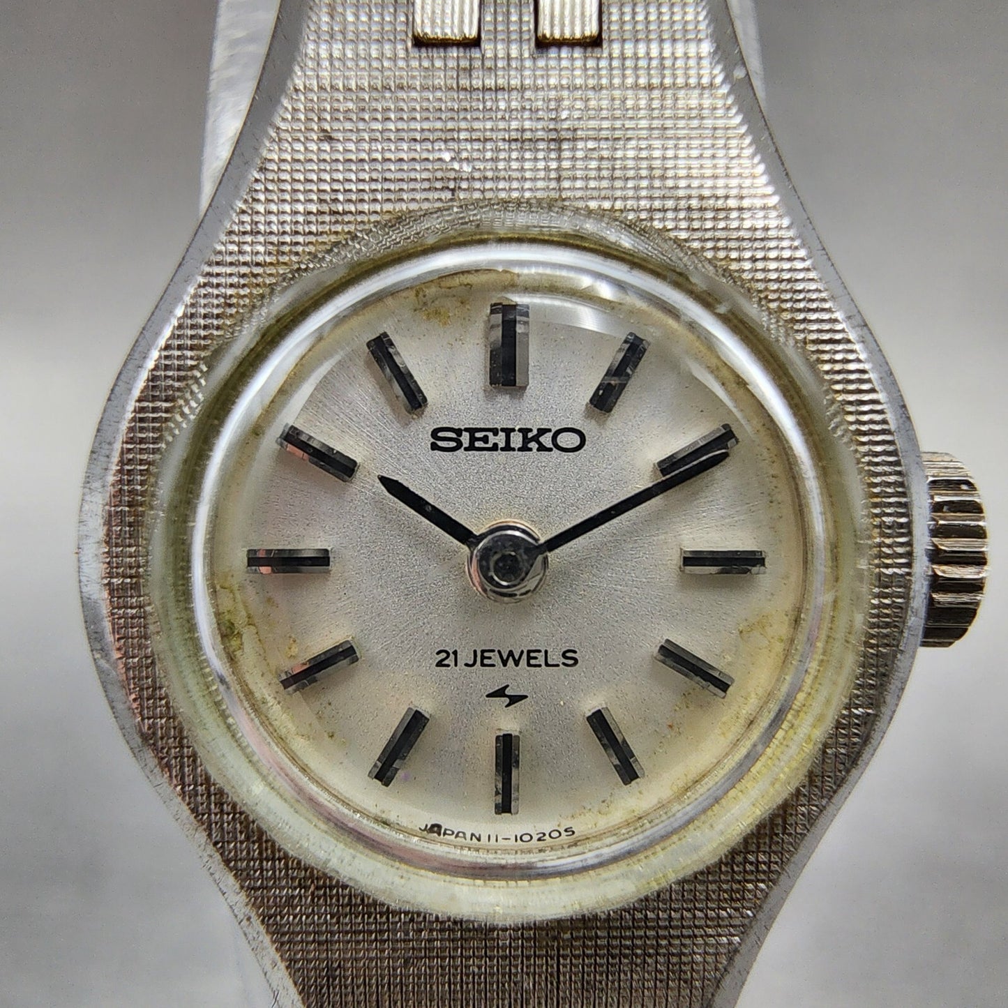 Seiko Watch Women 18mm Silver Dial White Gold Tone Round Manual Wind Runs VTG1