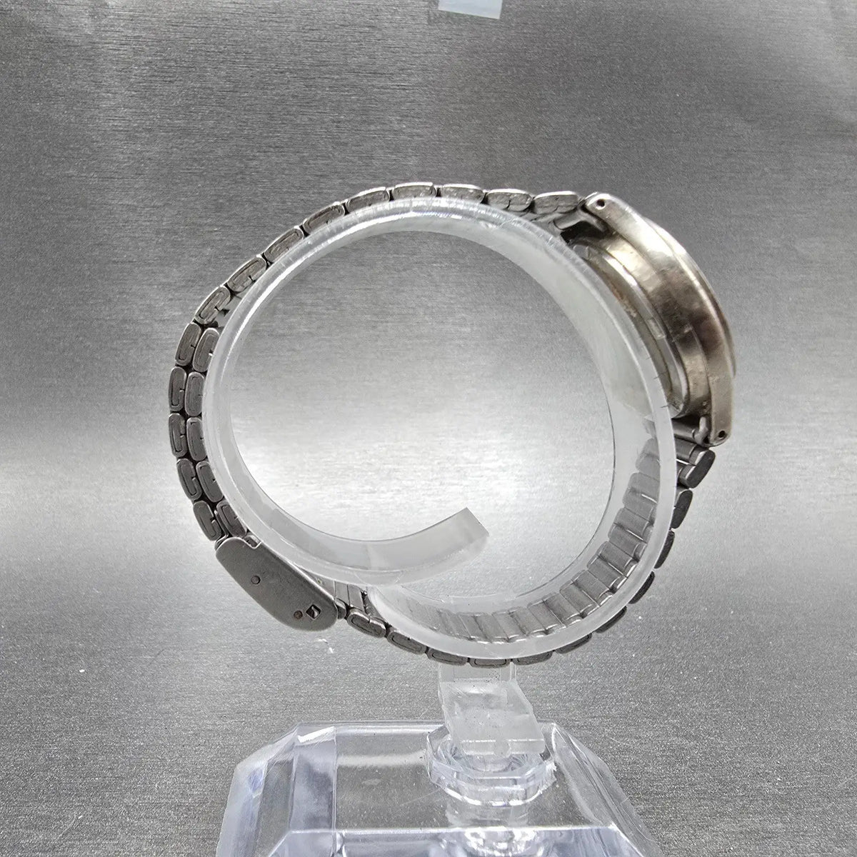 Ricoh Watch Women 26mm Silver Dial Silver Tone Date Round  New Battery9