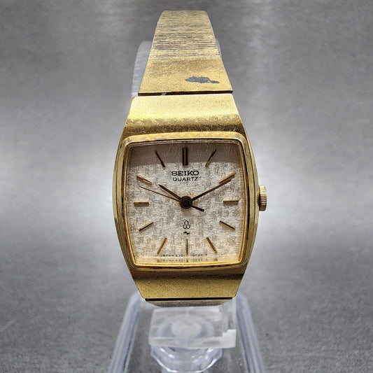 Seiko Watch Women 20mm Silver Dial Gold Tone Rectangle 43013000 New Battery0