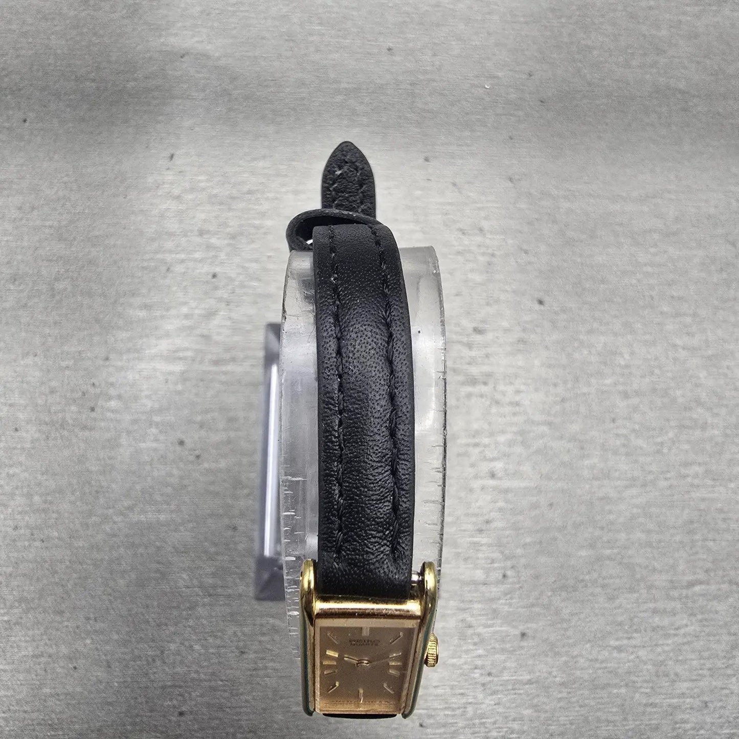 Seiko Watch Women 12mm Gold Dial Gold Tone Rectangle 2E20-5239 New Battery VTG4