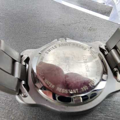 Victorinox Swiss Army Officer Watch Women 30mm White Dial Silver Date Runs D7689